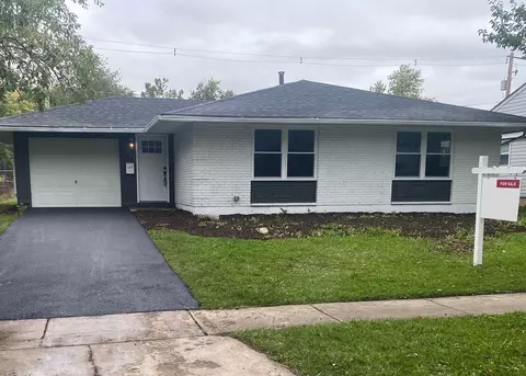 1025 Meadow Ln, Streamwood, IL 60107