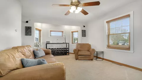 202 S Maple St, Davis Junction, IL 61020 photo 6