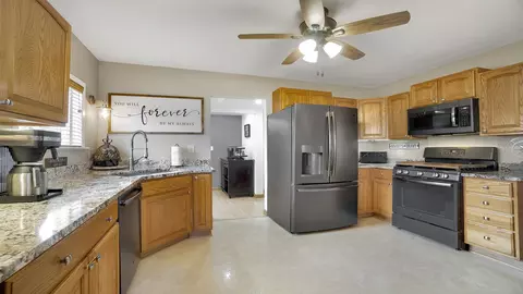 202 S Maple St, Davis Junction, IL 61020 photo 5