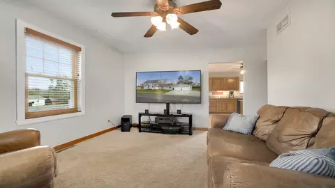 202 S Maple St, Davis Junction, IL 61020 photo 7