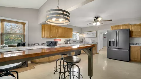 202 S Maple St, Davis Junction, IL 61020 photo 2