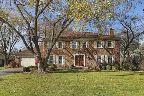 523 Lake Shore Dr N, Barrington, IL 60010