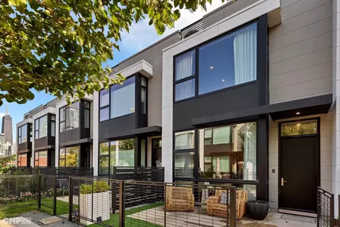1015 N Cleveland Ave #3, Chicago, IL 60610