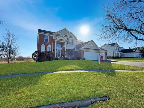 2823 Windham Pt, Dundee, IL 60118