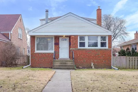 5355 Davis St, Skokie, IL 60077