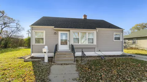 2704 Lawndale Ave, Rockford, IL 61101