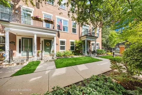 210 W Scott St #B, Chicago, IL 60610