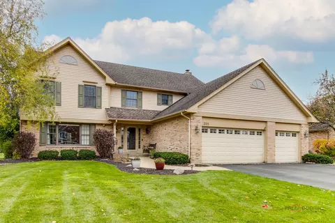 205 Noble Cir, Vernon Hills, IL 60061