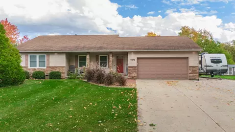 9376 Regal Ct, Bloomington, IL 61705