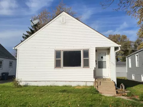 939 W Wilson Dr, Kankakee, IL 60901 photo 2