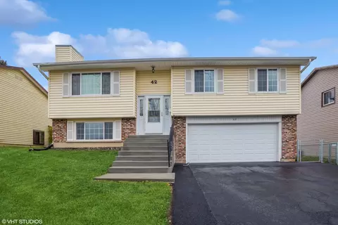 42 W Wrightwood Ave, Glendale Heights, IL 60139