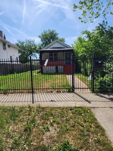 142 N Lotus Ave, Chicago, IL 60644