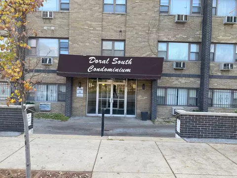 7854 S South Shore Dr #102, Chicago, IL 60649
