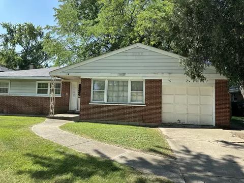 24 N Forrest Ave, Arlington Heights, IL 60004