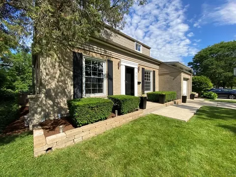 751 Selborne Rd, Riverside, IL 60546 photo 2