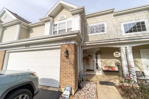 2742 Borkshire Ln, Aurora, IL 60502 photo 2