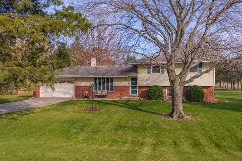 112 Olive St, Towanda, IL 61776 photo 4
