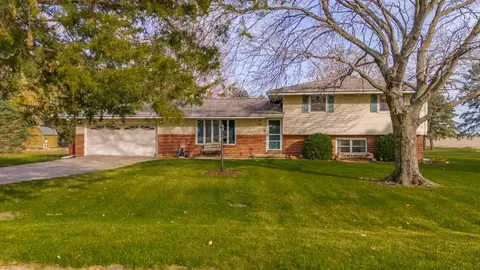 112 Olive St, Towanda, IL 61776 photo 2