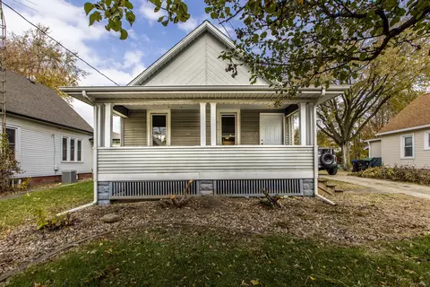 1107 W Oakland Ave, Bloomington, IL 61701