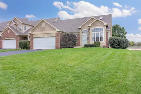 1049 Birch Ln, Romeoville, IL 60446