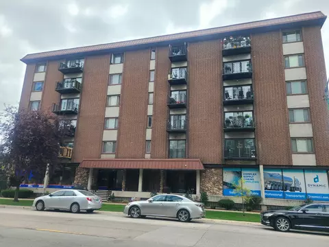 8359 W Addison St #201, Chicago, IL 60634