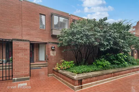 801 S Plymouth Ct #Q, Chicago, IL 60605