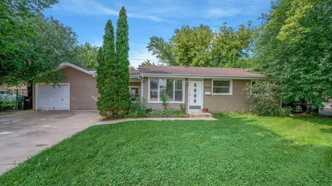 6109 Birmingham St, Chicago Ridge, IL 60415