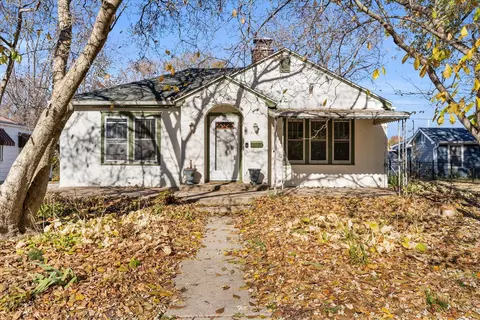 820 W Vine St, Champaign, IL 61820