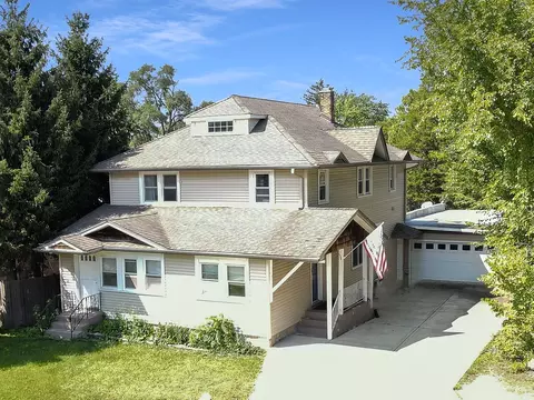 338 W Naperville Rd, Westmont, IL 60559