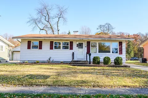 90 Indianwood Dr, Thornton, IL 60476