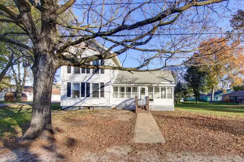 404 W 2nd St, Prophetstown, IL 61277