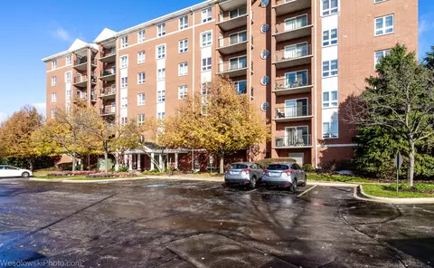 190 N Milwaukee Ave #302, Wheeling, IL 60090 photo 1