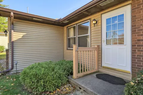 1903 Branch Rd, Champaign, IL 61821 photo 2