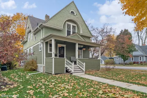 2 S Alfred Ave, Elgin, IL 60123