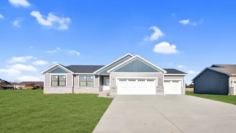1408 S Mclean St, Hudson, IL 61748