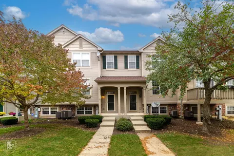 1064 Chadwick Dr, Grayslake, IL 60030