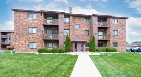 15719 Peggy Ln #3, Oak Forest, IL 60452