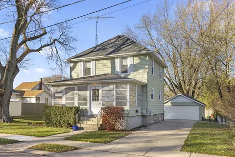 549 Center Ave, Sycamore, IL 60178