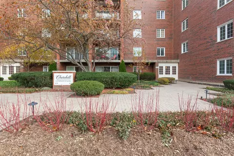 515 N Main St #4AS, Glen Ellyn, IL 60137
