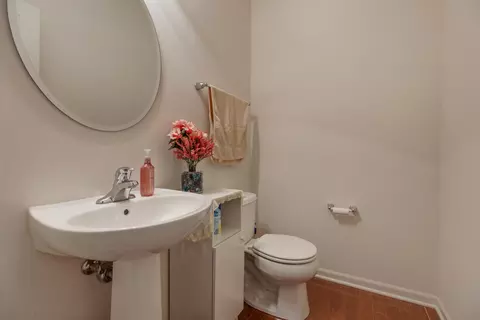 410 Blackstone Ave, Elgin, IL 60124 photo 15