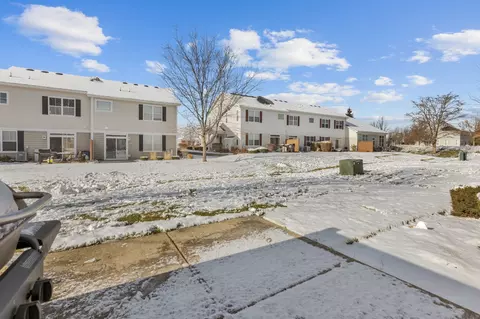 410 Blackstone Ave, Elgin, IL 60124 photo 24