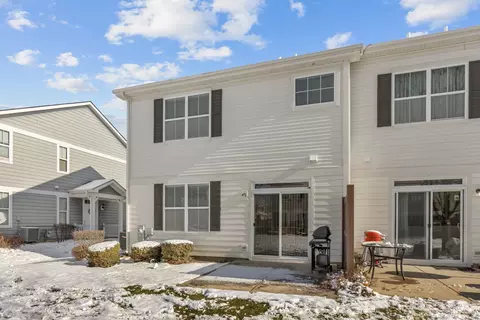 410 Blackstone Ave, Elgin, IL 60124 photo 23
