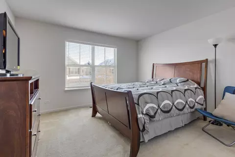 410 Blackstone Ave, Elgin, IL 60124 photo 19