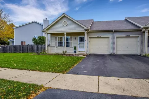 13934 S Oakdale Cir, Plainfield, IL 60544