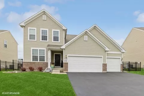 3528 Crestwood Ln, Carpentersville, IL 60110