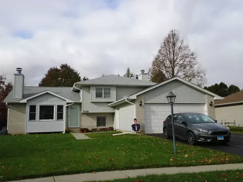1316 Wood Dr, Woodstock, IL 60098