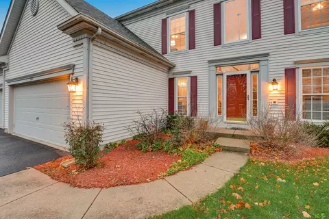 1801 Hartley Dr, Algonquin, IL 60102 photo 2