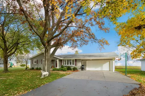 15820 Patch Rd, Morrison, IL 61270