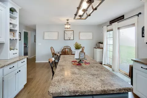 15820 Patch Rd, Morrison, IL 61270 photo 9