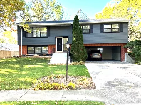 7320 Seminole Dr, Darien, IL 60561